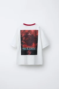 STRANGER THINGS © NETFLIX CONTRAST COLLAR T-SHIRT