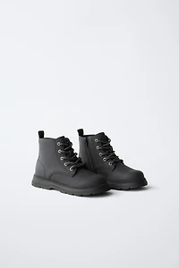 LACED BOOTS