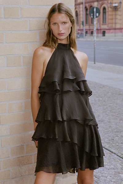 ROBE COURTE À VOLANTS