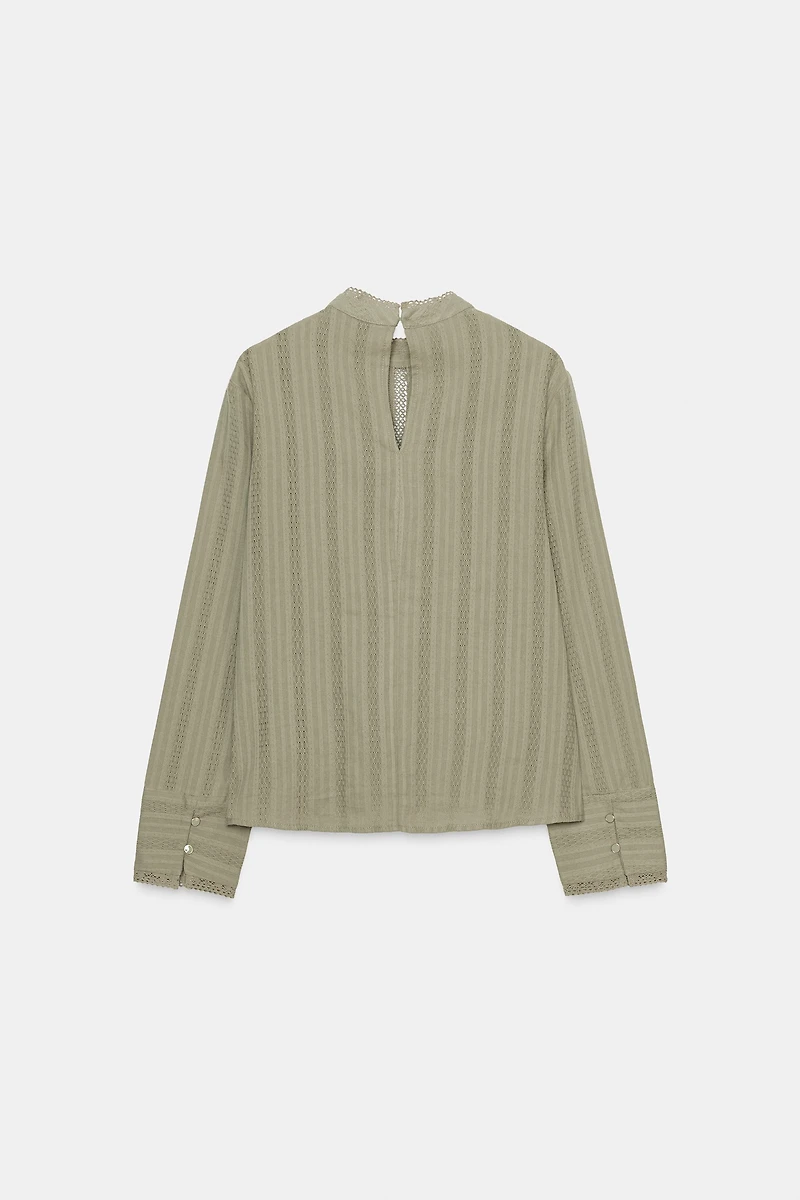 LACE TRIM ROMANTIC SHIRT