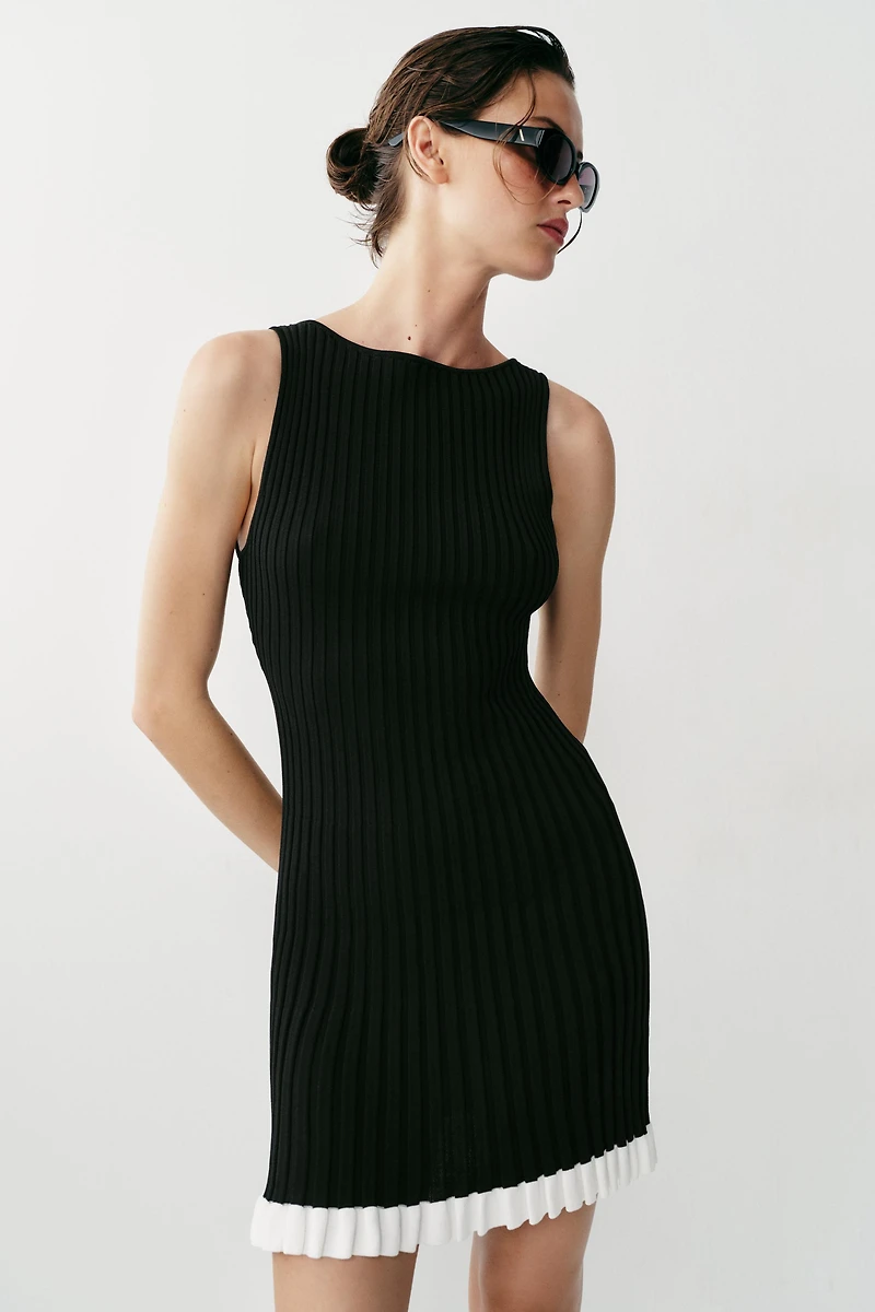 SHORT RIBBED KNIT DRESS