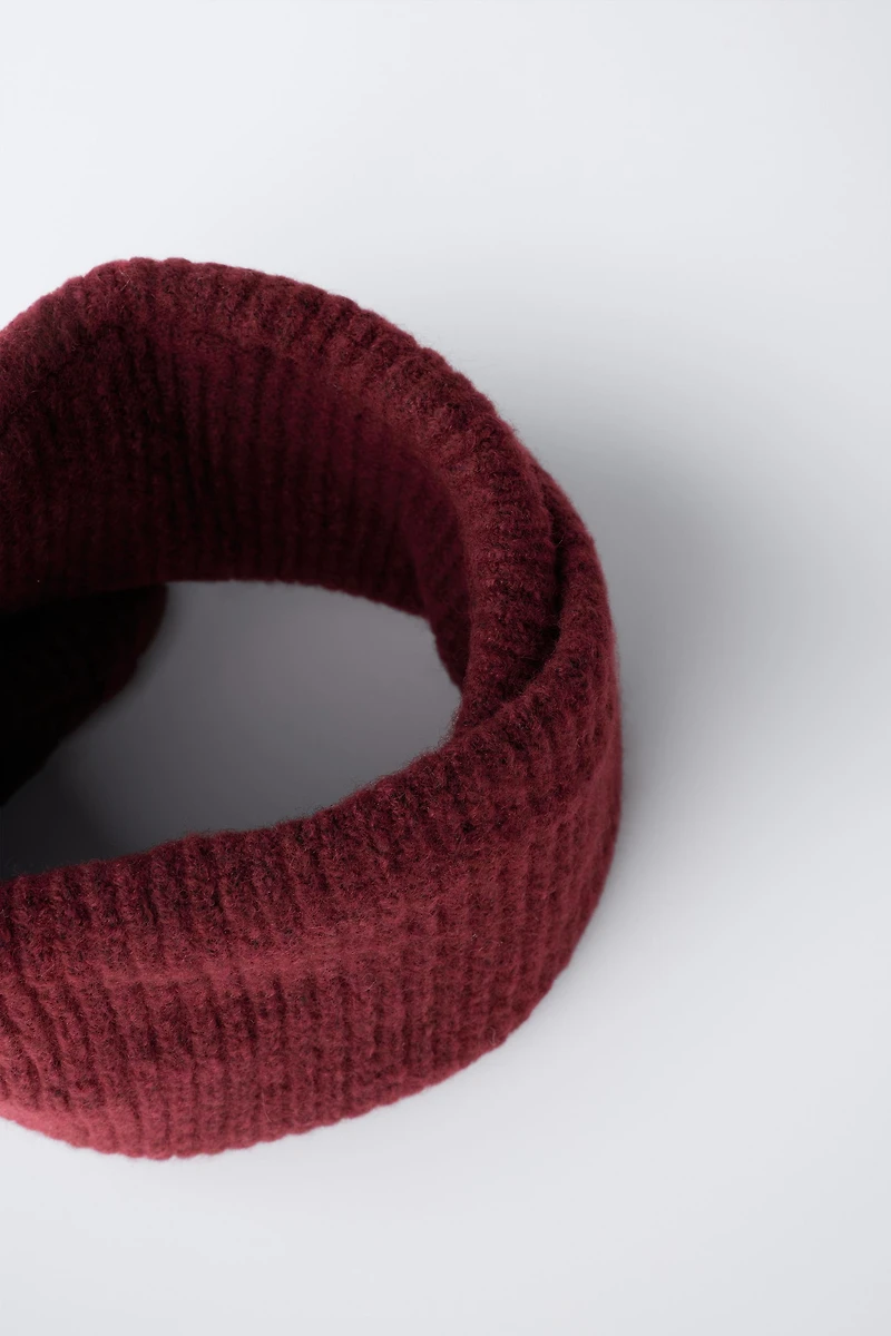 CROSSOVER KNIT NECK WARMER