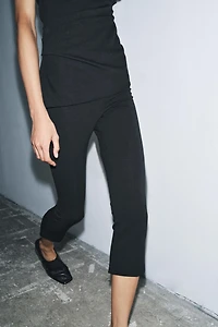 CREPE CAPRI PANTS WITH SLIT