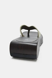 VELVET EFFECT WEDGE SANDALS