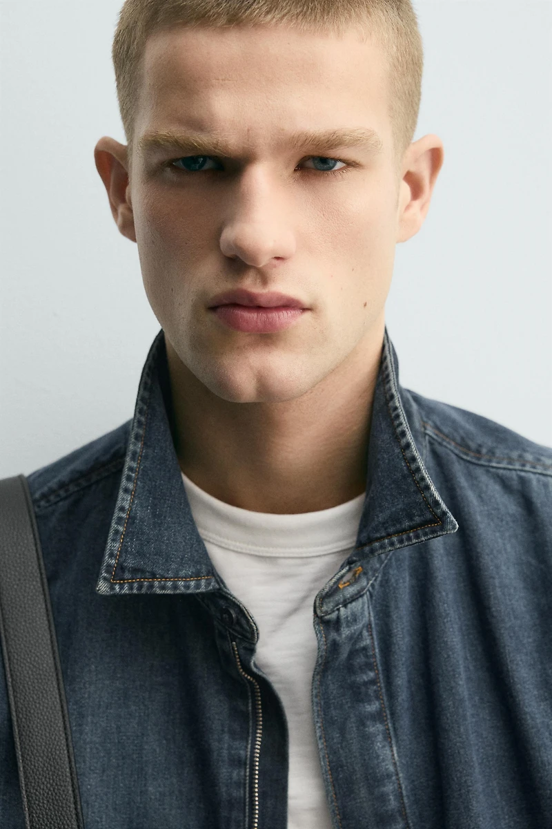 ZIP-UP DENIM SHIRT