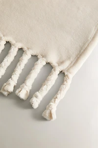 FLEECE BLANKET WITH FRINGING