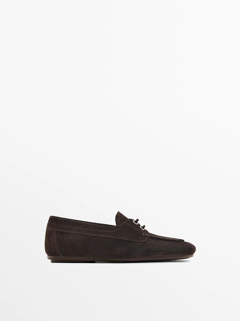 Leather deck shoes