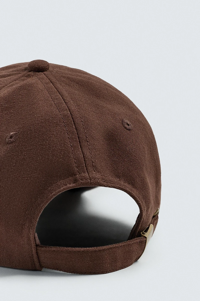 EMBROIDERED TEXT CAP