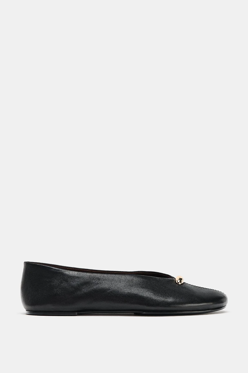 LEATHER BALLET FLATS WITH APPLIQU