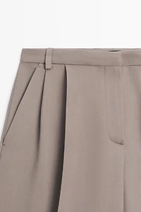 Flowing long wide-leg Bermuda shorts