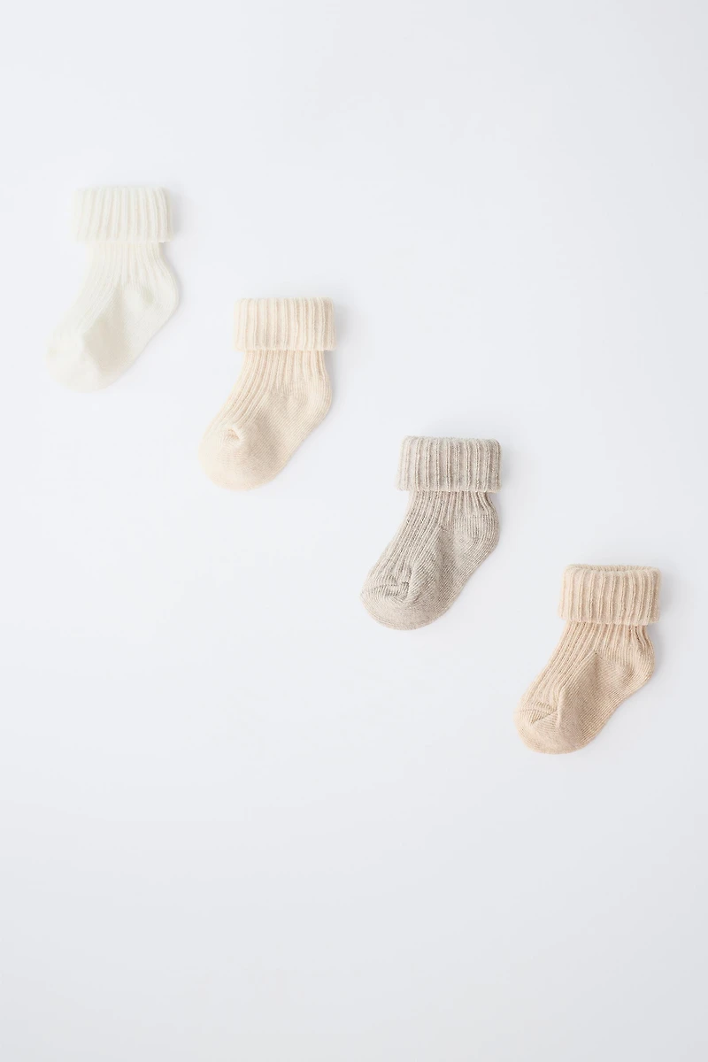 FOUR-PACK OF RIBBED SOCKS WITH BOX