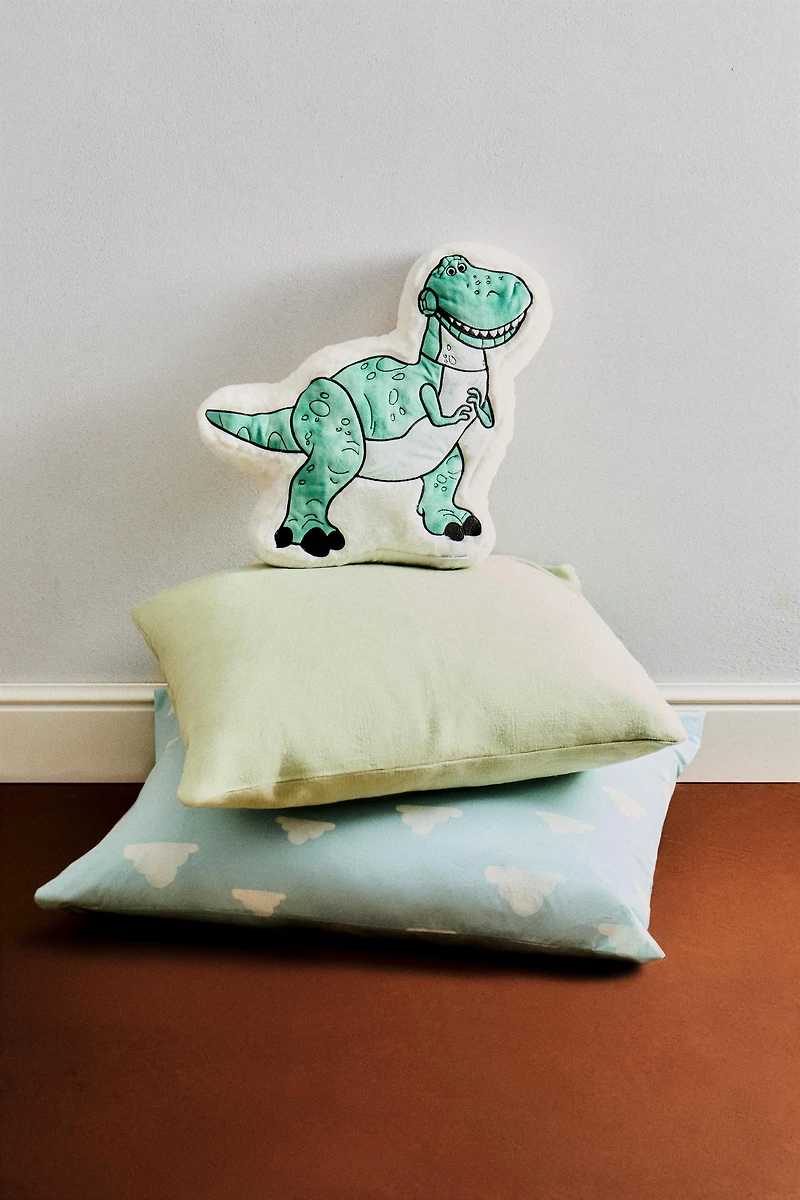 CHILDREN'S FAUX FUR TOY STORY ©DISNEY/PIXAR THROW PILLOW