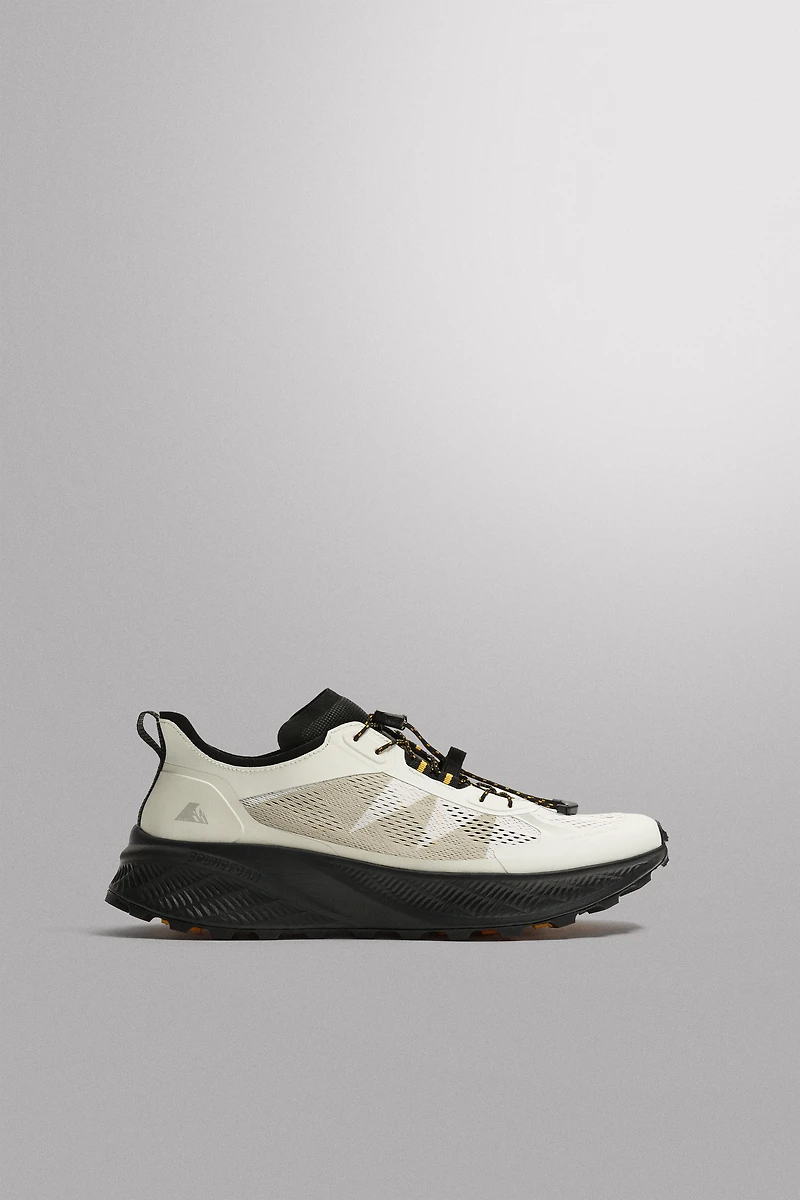 TRAIL RUNNING SNEAKERS