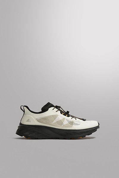 TRAIL RUNNING SNEAKERS