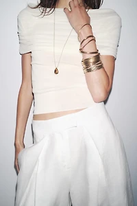 OFF-THE-SHOULDER KNIT TOP
