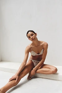 CULOTTE EN DENTELLE
