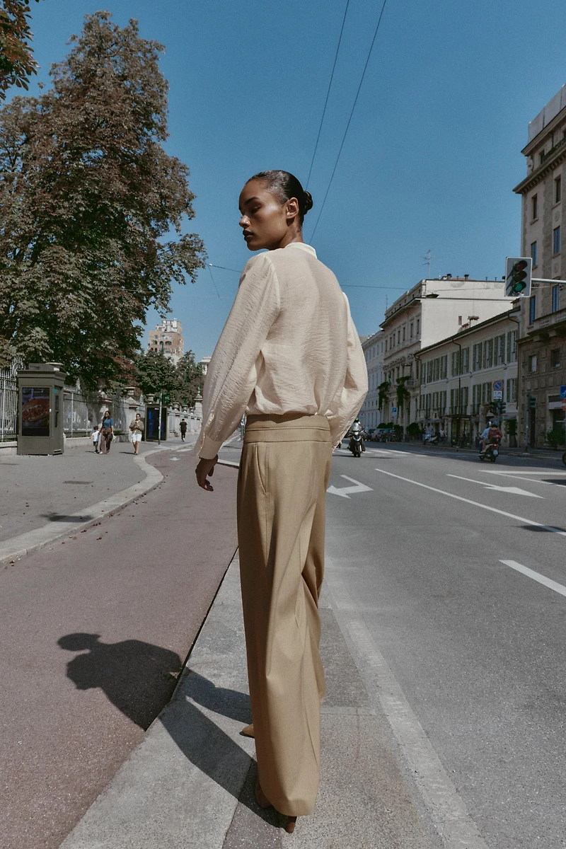WIDE LEG PANTS WITH GOLD BUTTON
