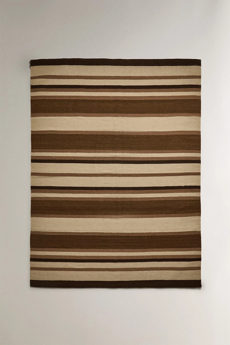 TAPIS RAYURES CONTRASTANTES