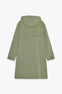 BLOUSON EFFET GOMME AVEC CAPUCHE