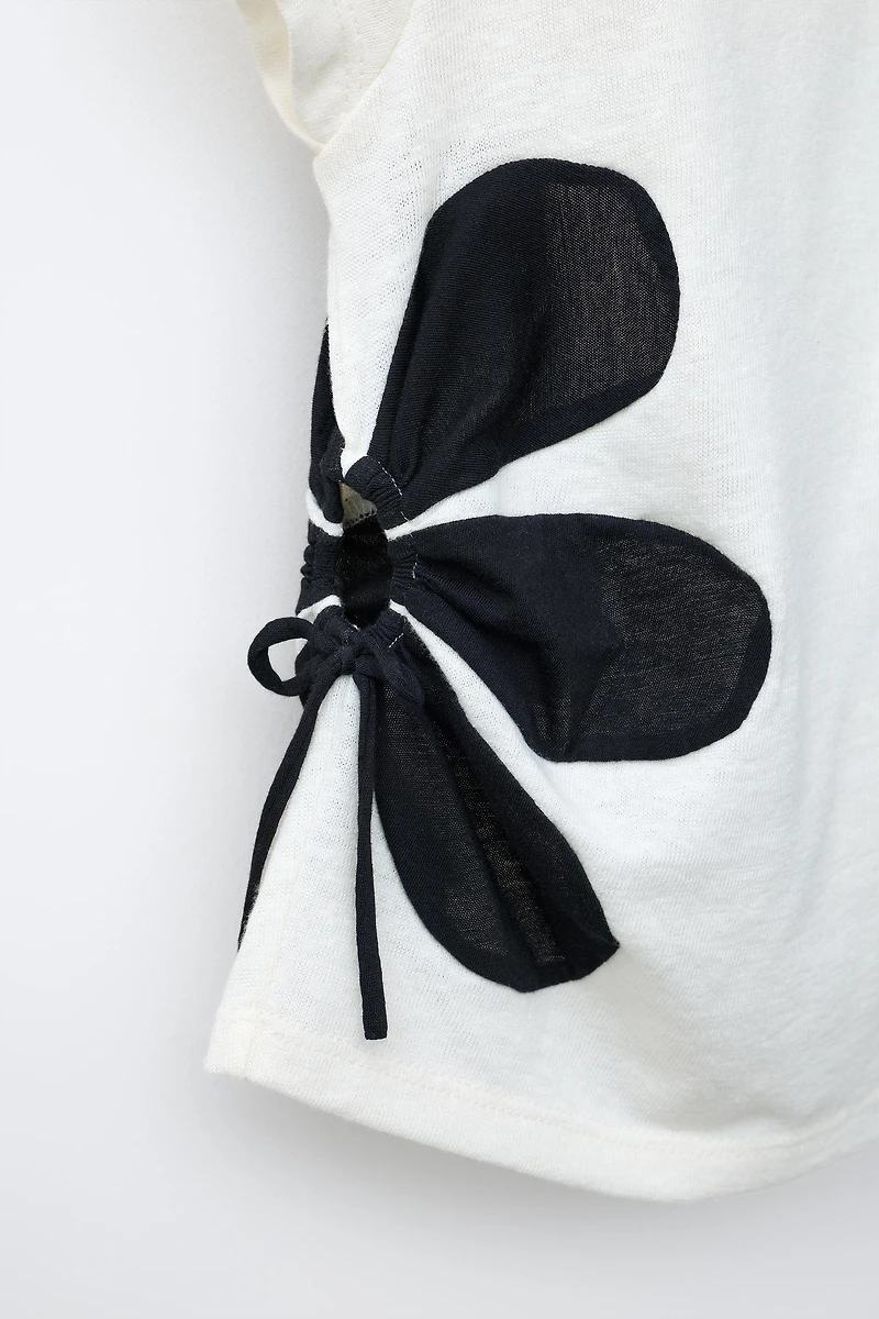 CUT OUT FLORAL T-SHIRT