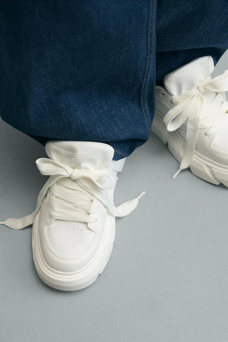 CHUNKY SOLE SNEAKERS