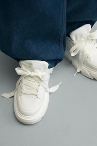CHUNKY SOLE SNEAKERS