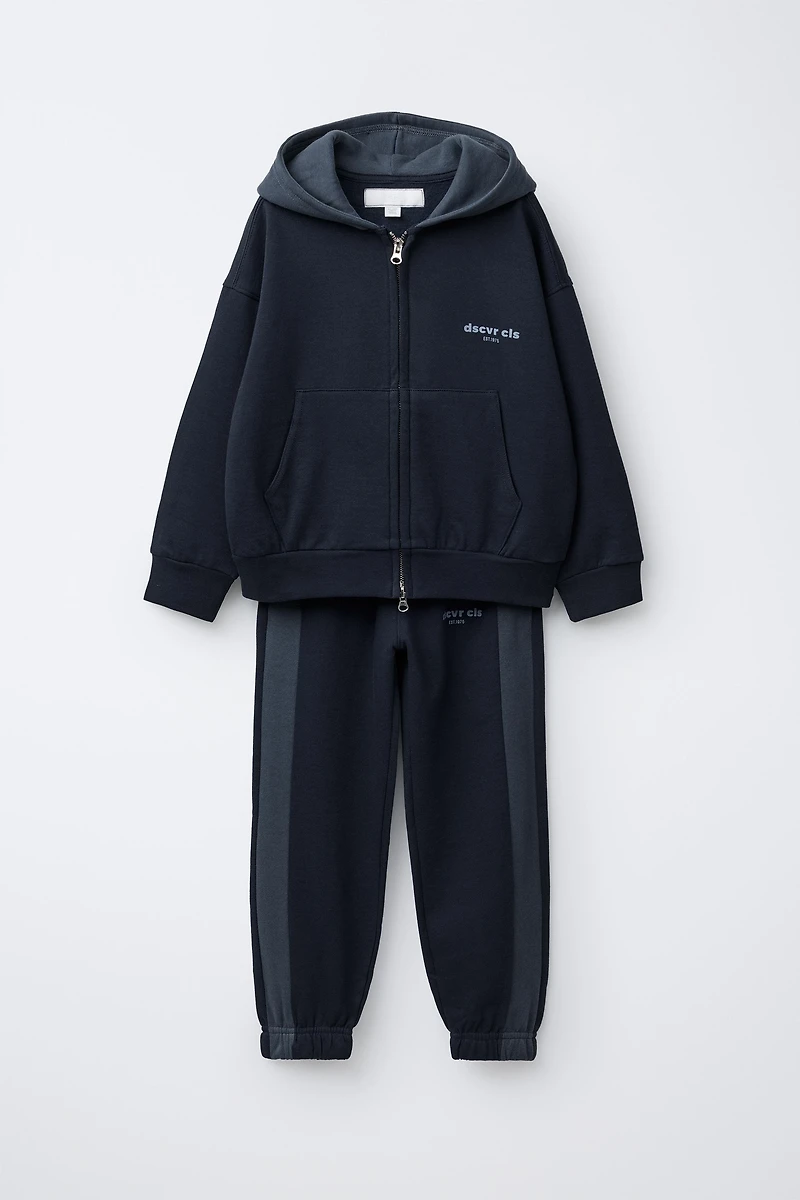 ZIP-UP HOODIE AND STRIPED JOGGER PANTS SET