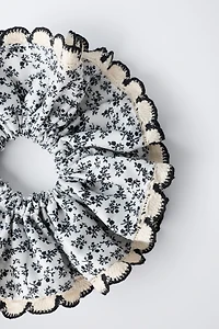 MAXI CROCHET FLORAL HAIR TIE