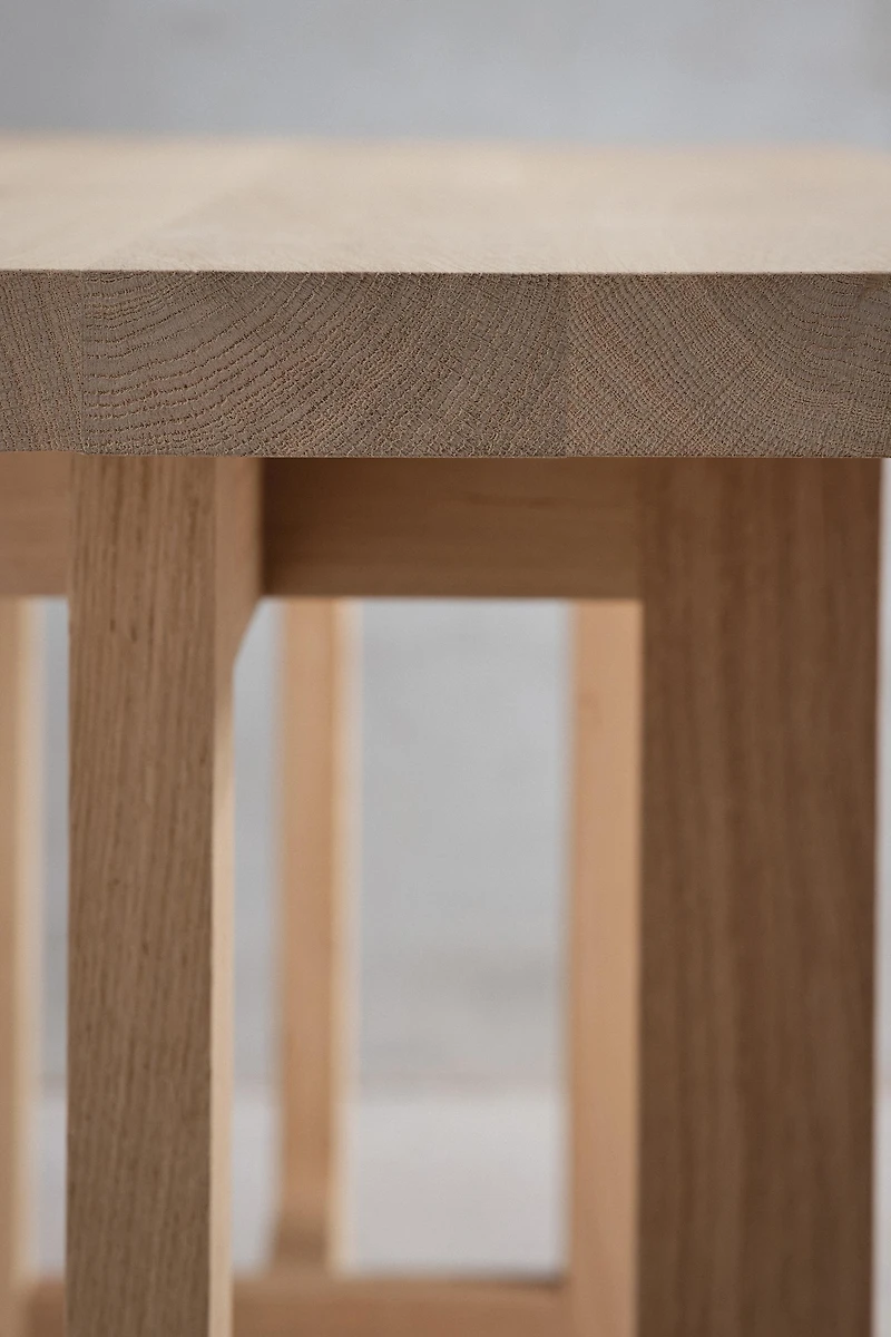 DESK 01