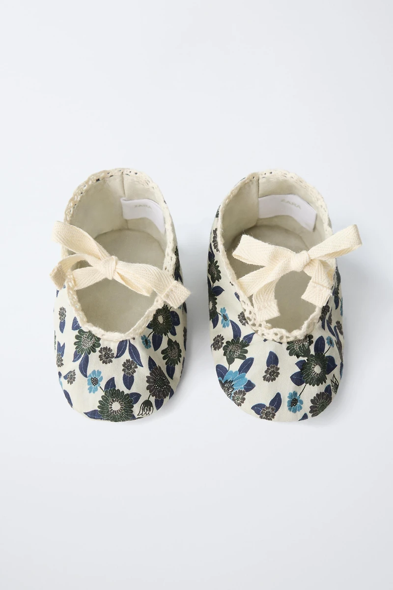 BALLET FLATS WITH BOW AND FLOWERS