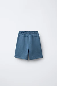 STRAIGHT FIT EMBOSSED TEXT TERRY SHORTS