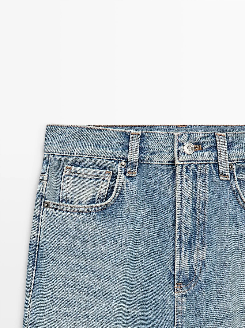 High-waist wide-leg jeans