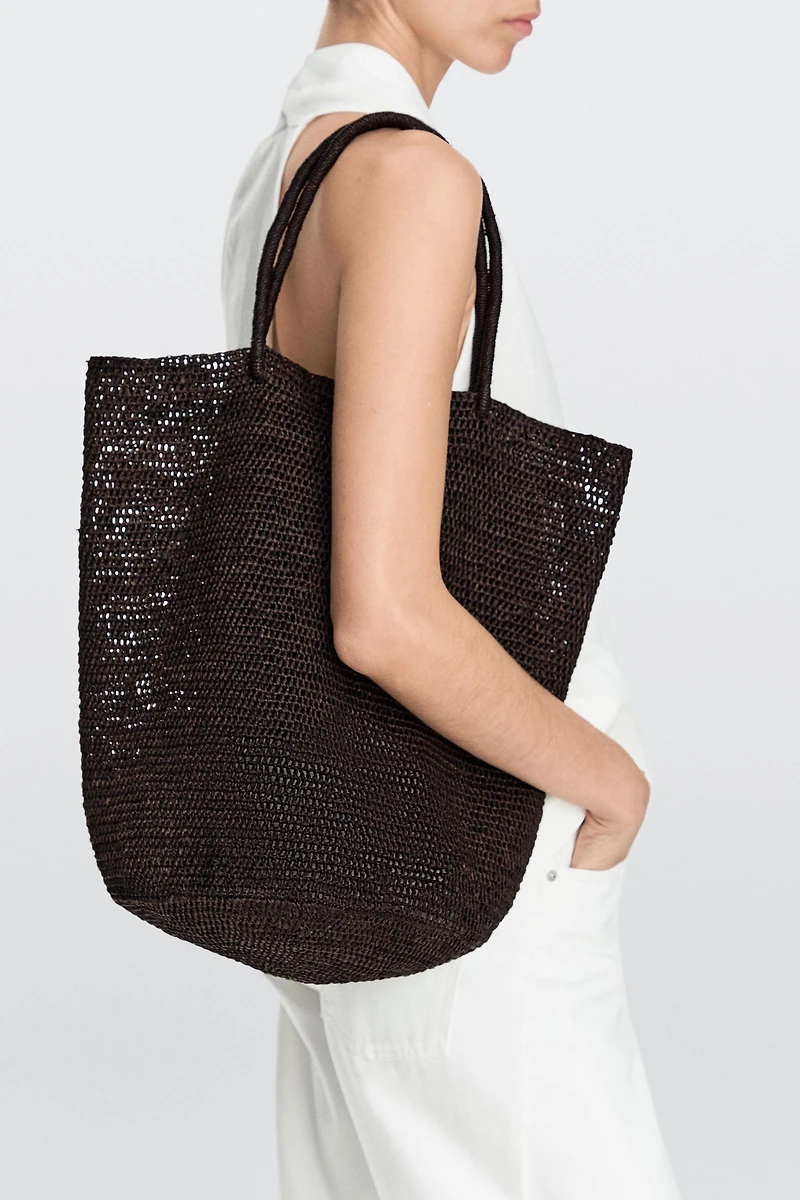 Raffia bucket tote bag
