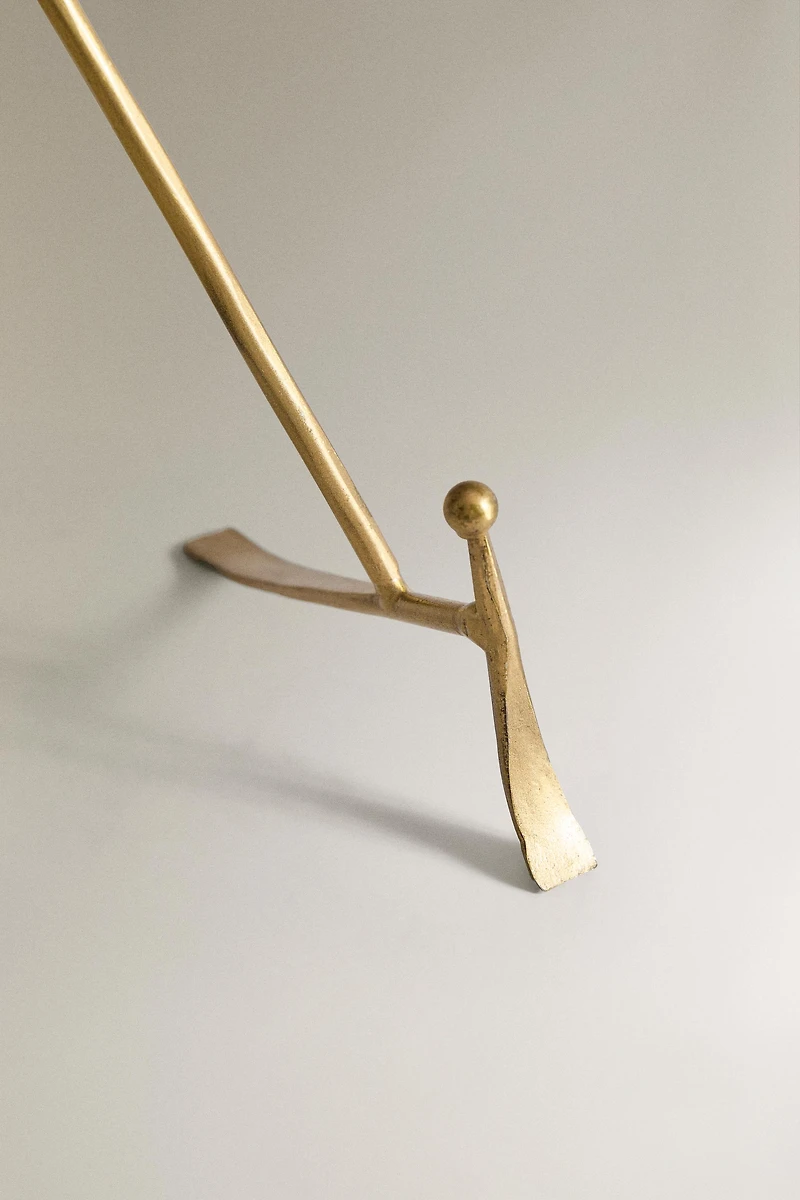 GOLD METAL DISPLAY STAND