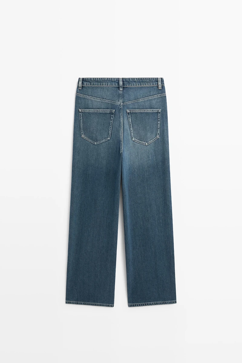 Relaxed wide-leg jeans