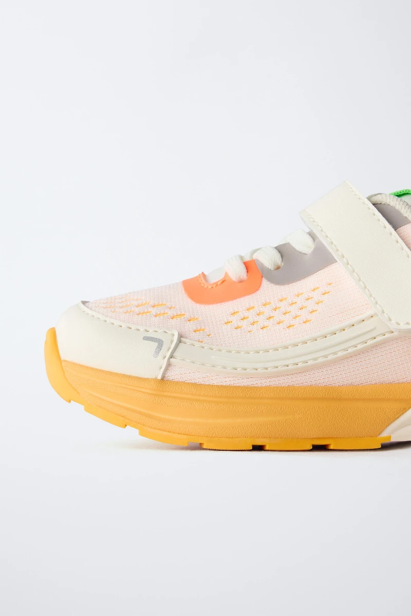 SPORTY ATHLETIC SNEAKERS