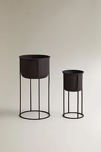 METAL PLANTER
