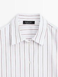 Loose-fitting striped shirt