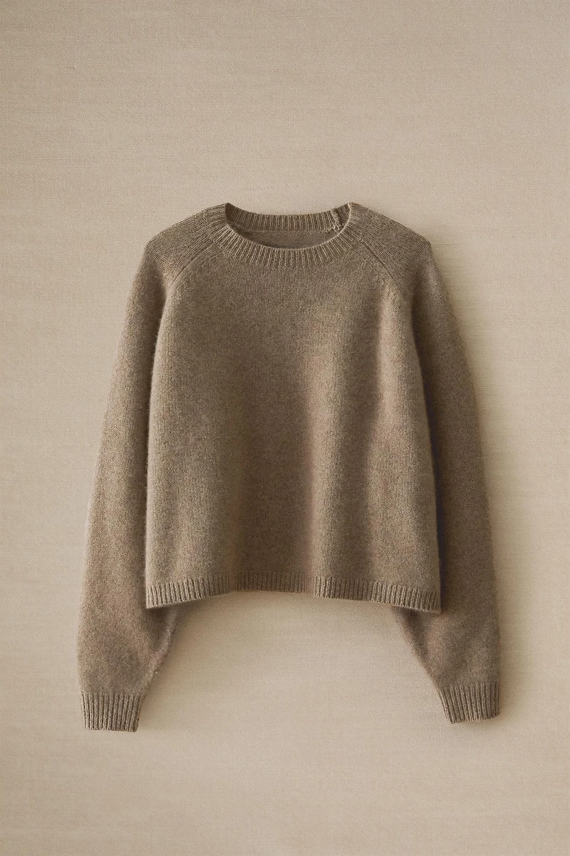 CASHMERE SWEATER