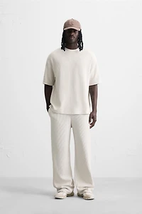 VERTICAL TEXTURED T-SHIRT