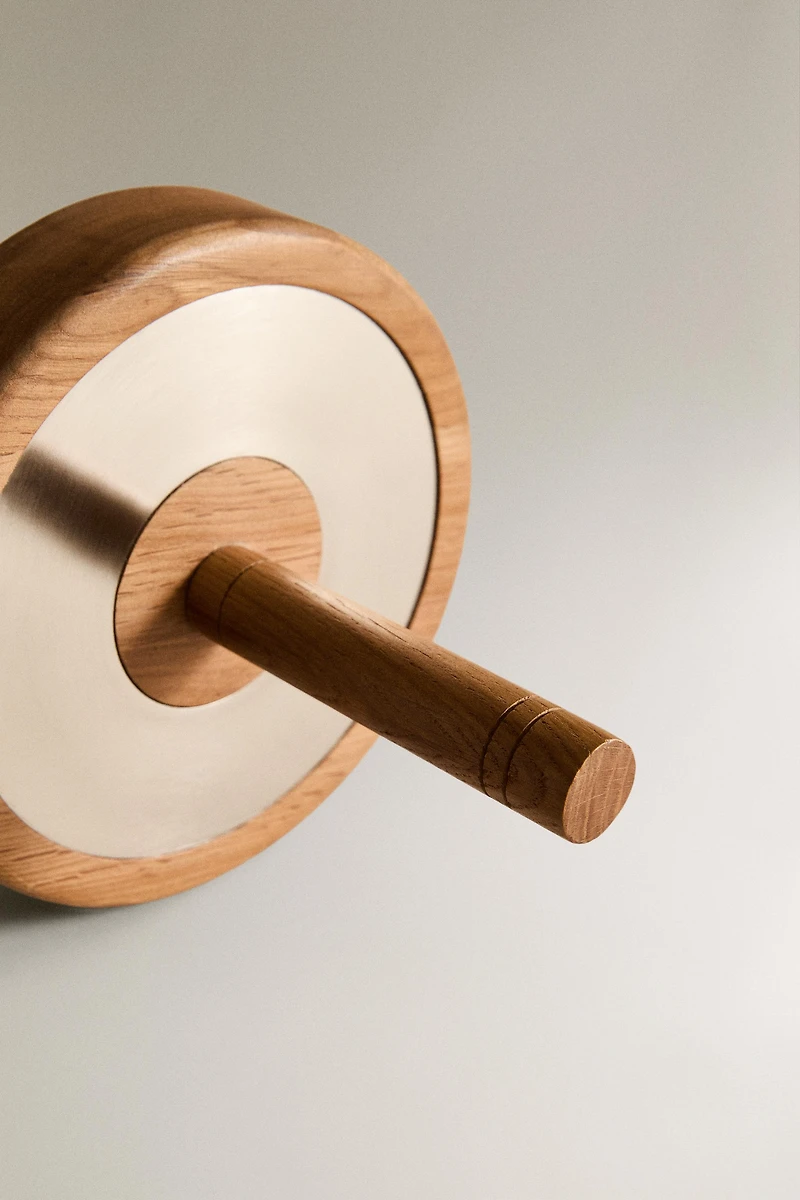 WOODEN TRAINING WHEEL AND BASE