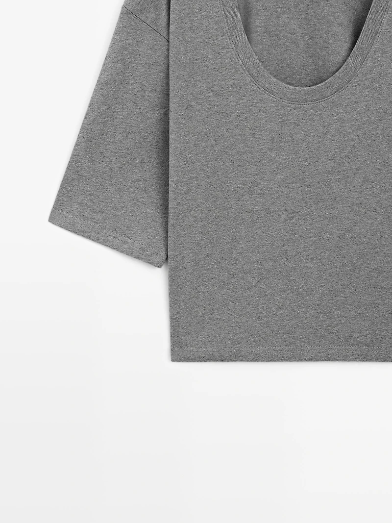 100% cotton scoop neck T-shirt