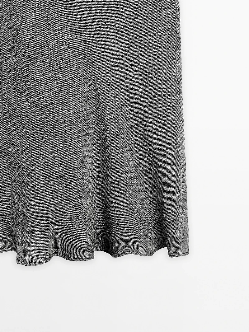 Linen fluid sleeveless dress