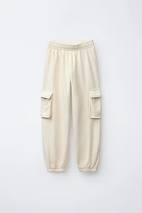 SWEATSHIRT AND CARGO JOGGER SET WITH RUBBERIZED LABEL