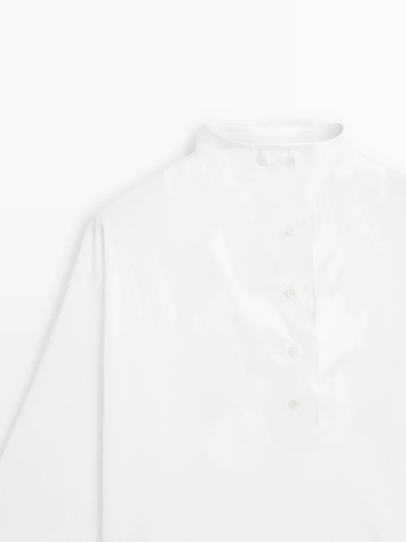 Funnel neck T-shirt