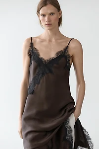 Robe nuisette à dentelle