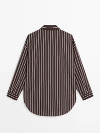 Loose-fitting striped shirt