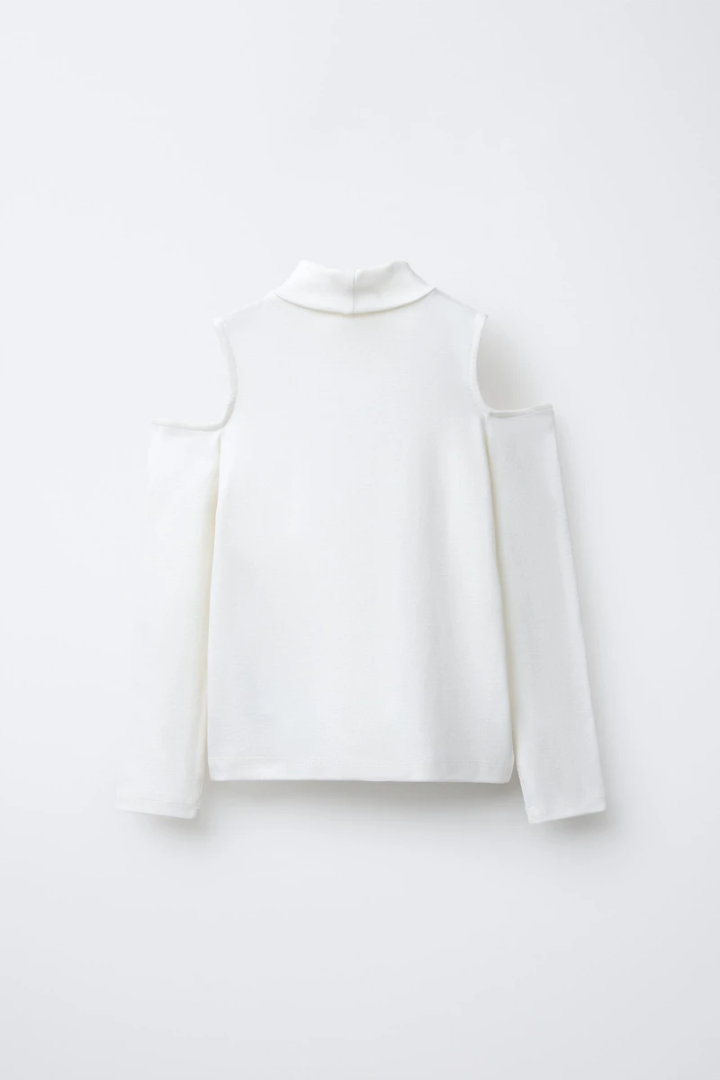 CUT OUT TURTLENECK T-SHIRT