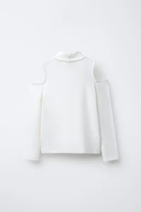 CUT OUT TURTLENECK T-SHIRT