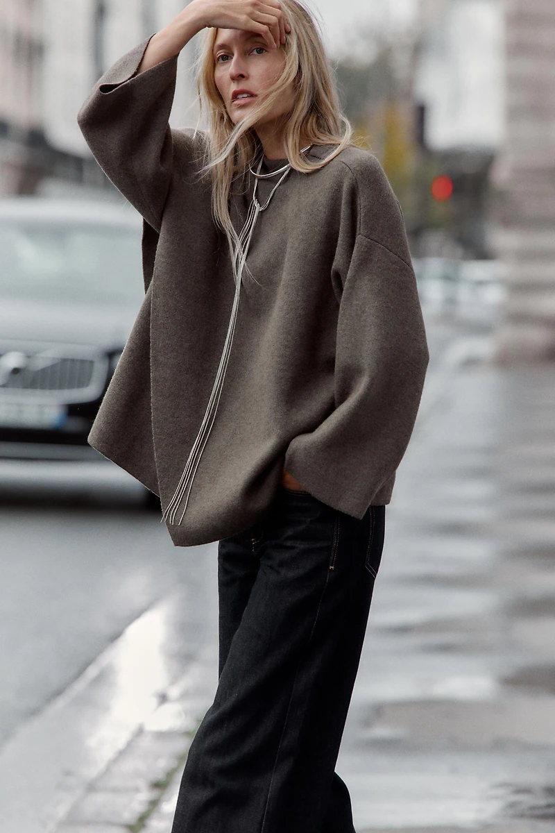 SHORT KNIT COAT WITH SCARF